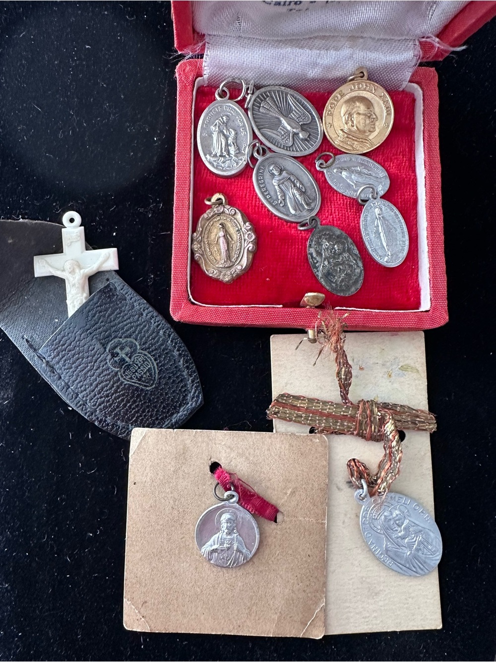 Lot 12 Sacred Heart, Cross, St. Anthony, Blessed Mother, Pope Medals Italy